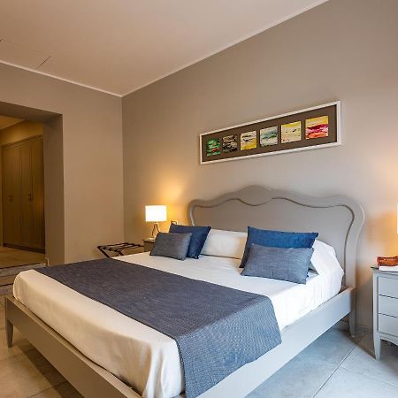 Residenza San Ferdinando Hotel Наполи Екстериор снимка